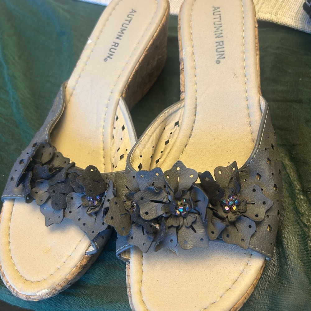 Women's Gray Floral Sandals